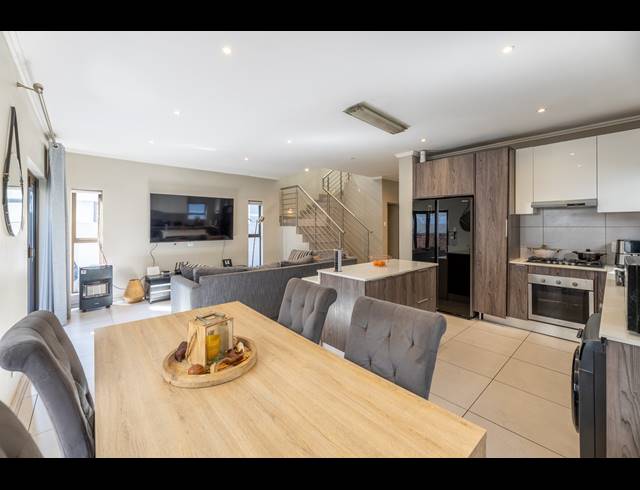 3 BEDROOM HOUSE FOR SALE IN BRYANSTON